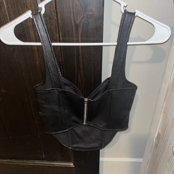 Forever 21 top. Size small. Never worn! - Picture 2 of 3